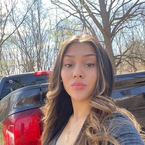 Meet your Posher, Alondra